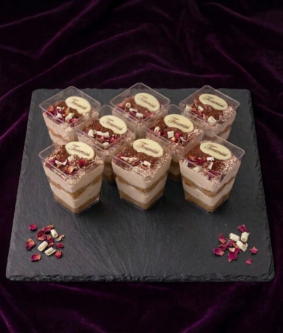 Pohárik - Tiramisu — Mascarpone plnka v poháriku, posypaná kakaom